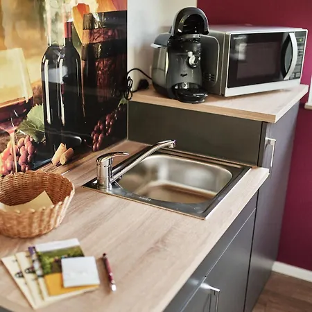 Rotwein Apartment