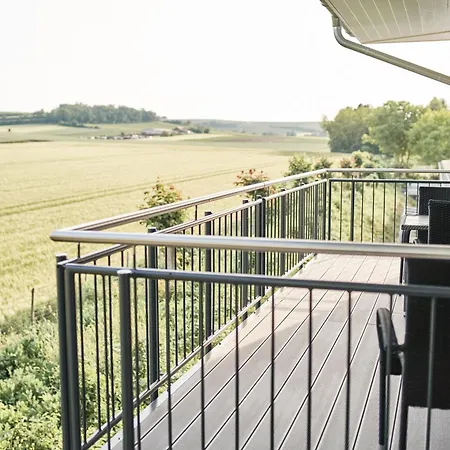 Apartment Rotwein